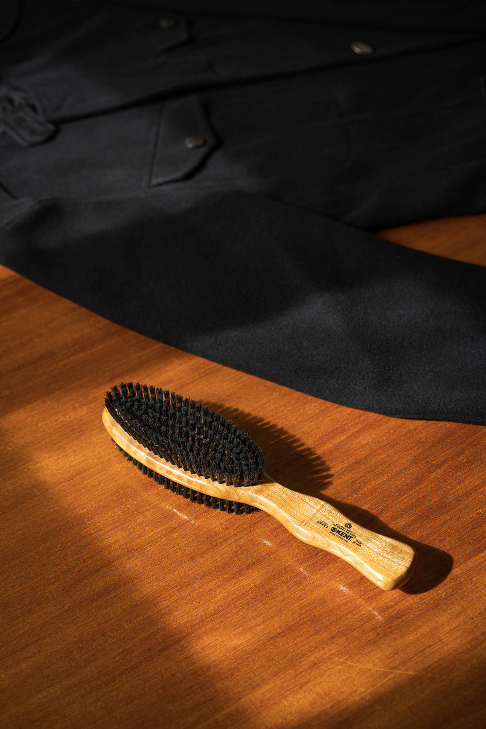 kent-brushes-CP6-cashmere-care-clothes-brush-clothes-brush-for-knitwear