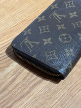 Louis Vuitton Zippy Monogram Wallet